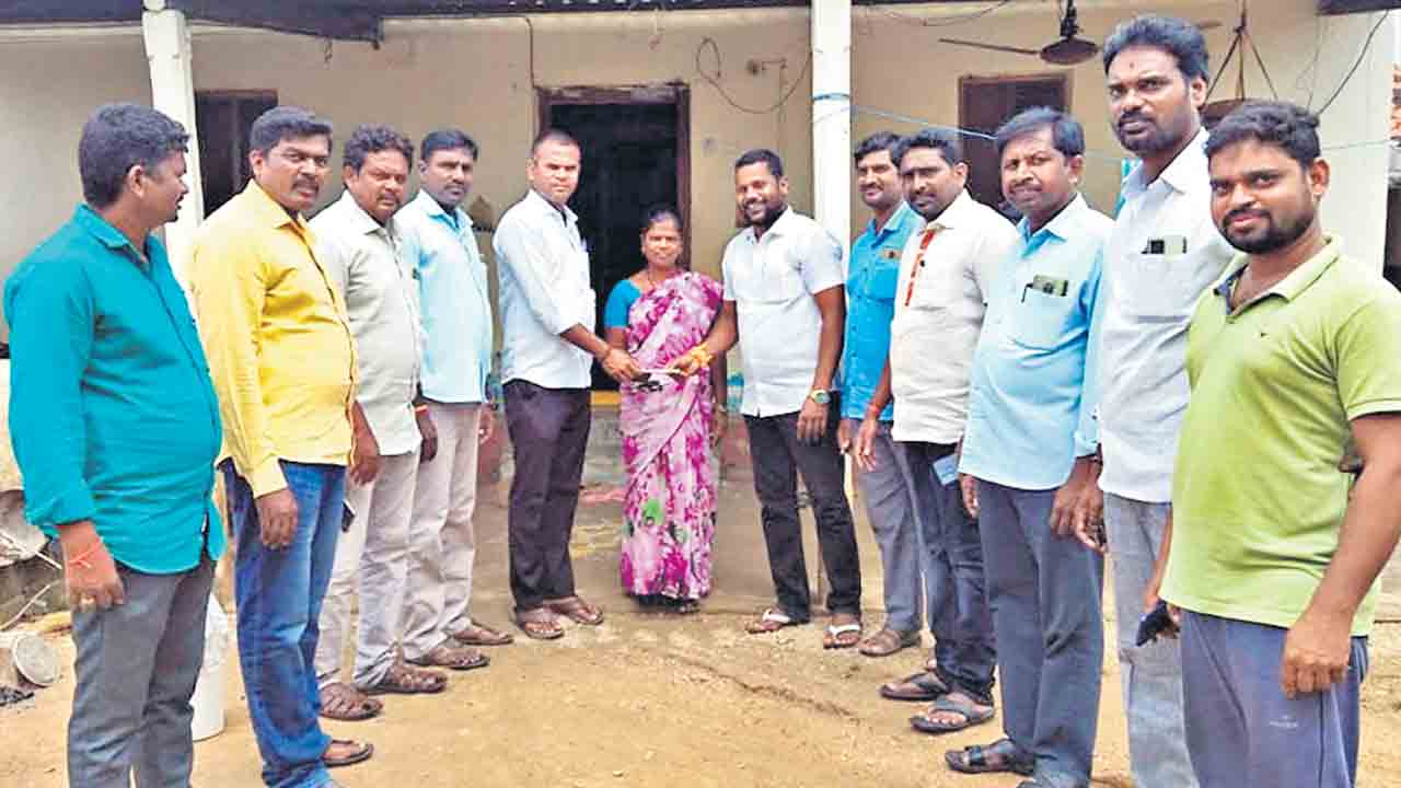 వరద బాధితులకు కొప్పుల భరోసా