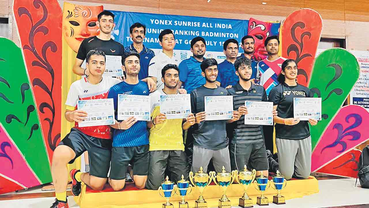 డబుల్స్‌ విజేత సాత్విక్‌, వైష్ణవి