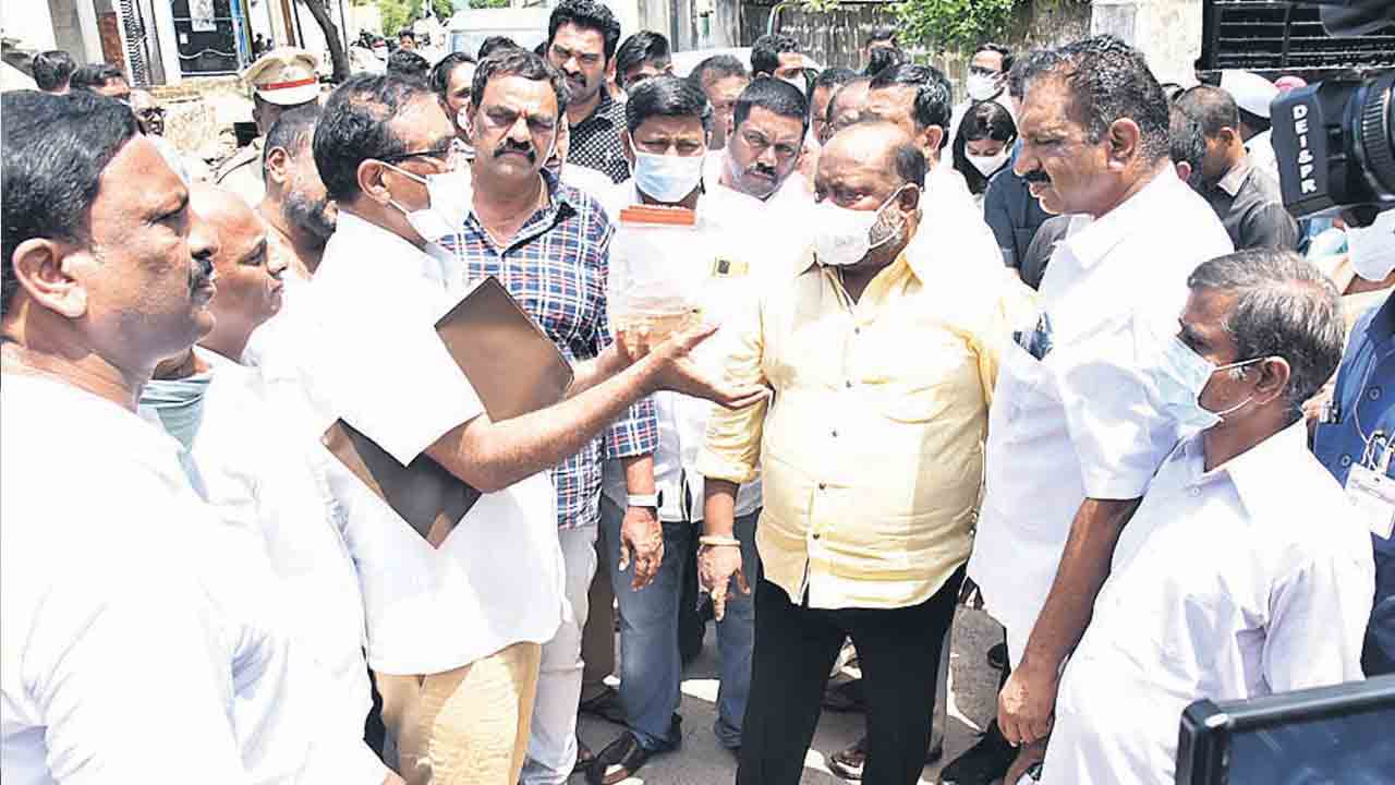 విషజ్వరాలపై అప్రమత్తంగా ఉన్నాం