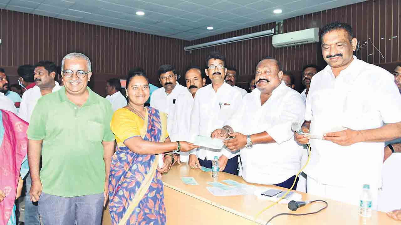 బీజేపీకి ఎందుకింత కండ్లమంట