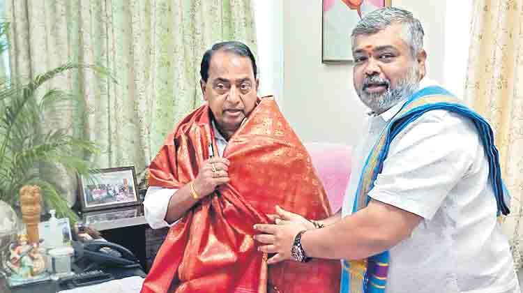 స్వరాష్ట్రంలోనే అర్చక, ఉద్యోగులకు గుర్తింపు