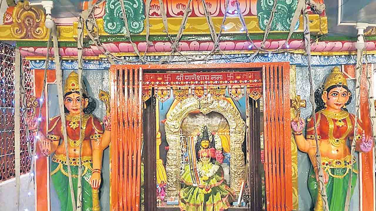 నేడే లష్కర్‌ బోనాలు..