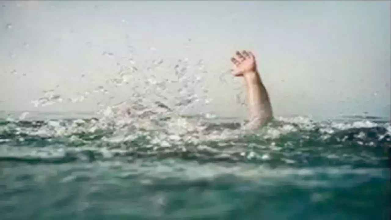 ఫొటోషూట్‌ కవరేజ్‌కు వెళ్లిన ఫొటోగ్రాఫర్‌ గల్లంతు