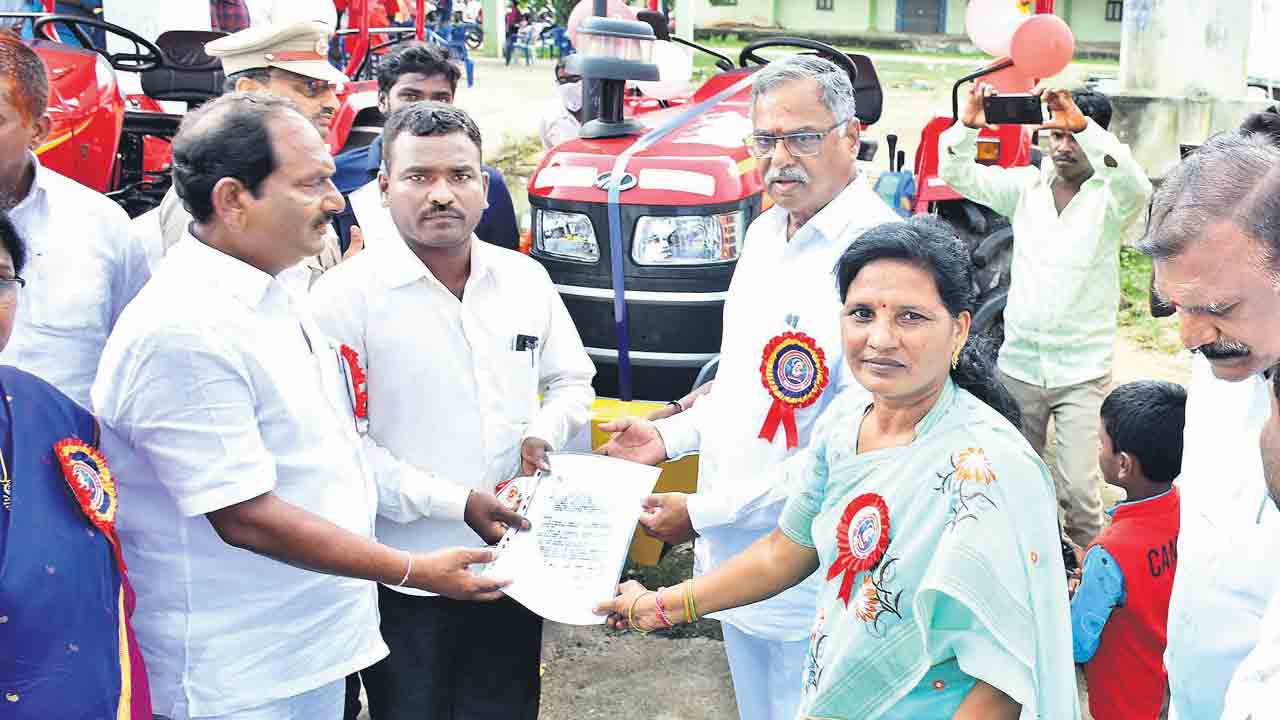 ఆర్థిక సమానత్వానికే దళితబంధు