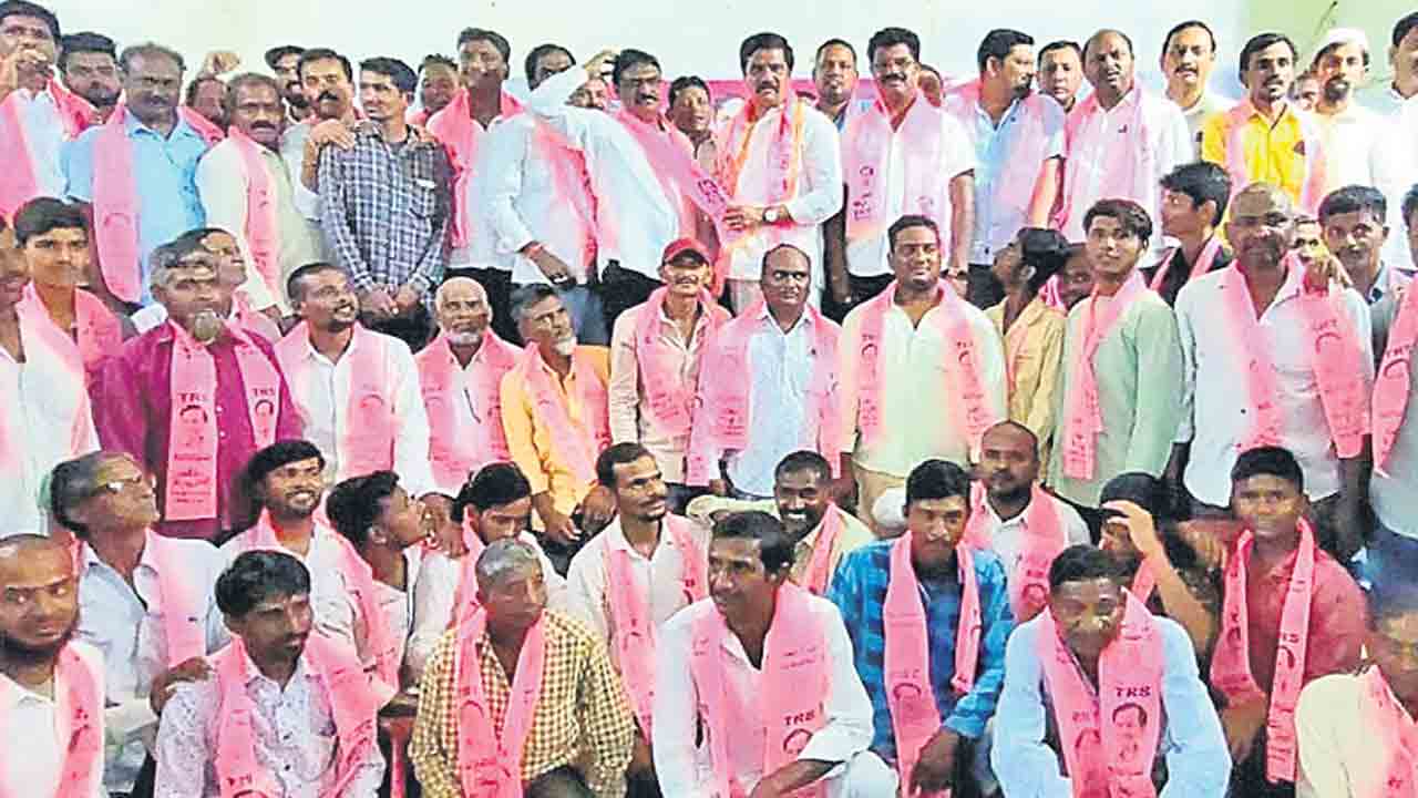 మోసకారి కాంగ్రెస్‌.. ద్రోహాల బీజేపీ