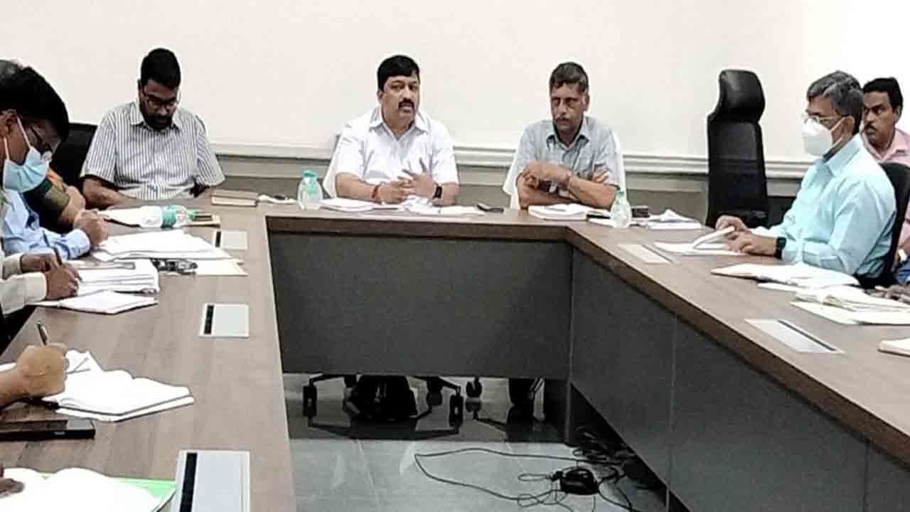 వ్యాధులపై అప్రమత్తంగా ఉండాలి
