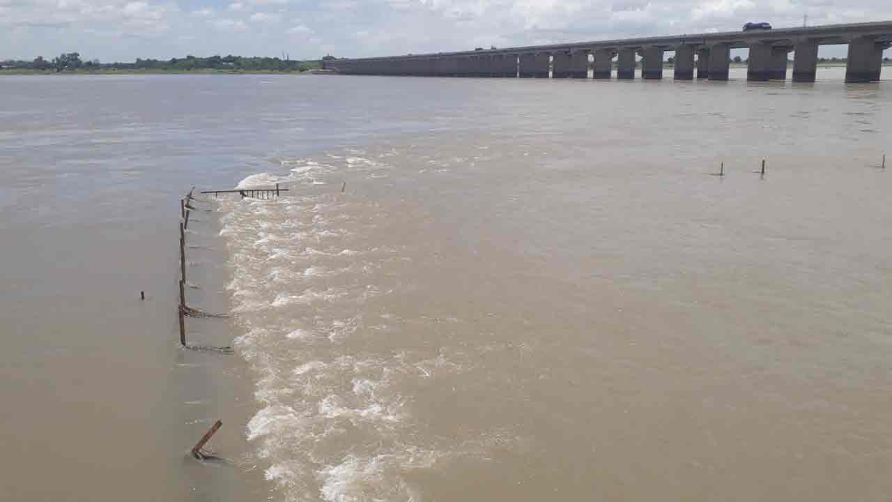 ప్రాజెక్టులకు జలకళ