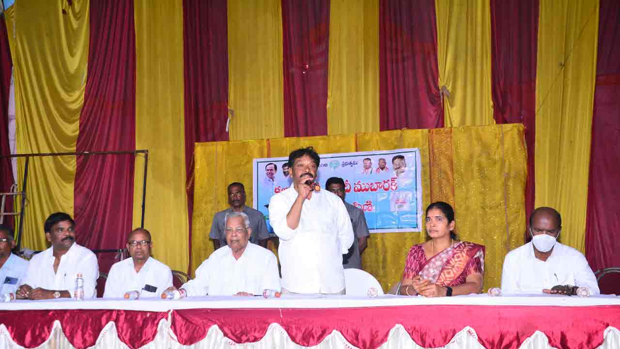 పేదోళ్ల పెద్దన్న సీఎం కేసీఆర్‌