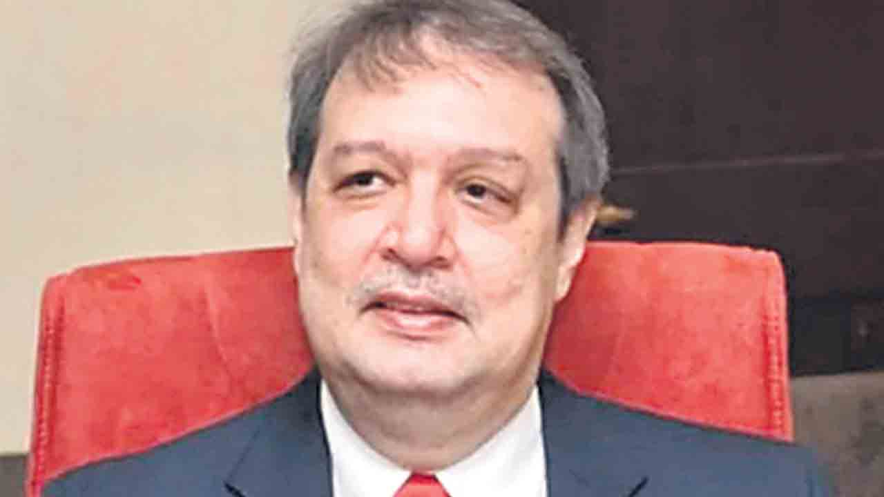 సోషల్‌ మీడియాపై నియంత్రణ అవసరం