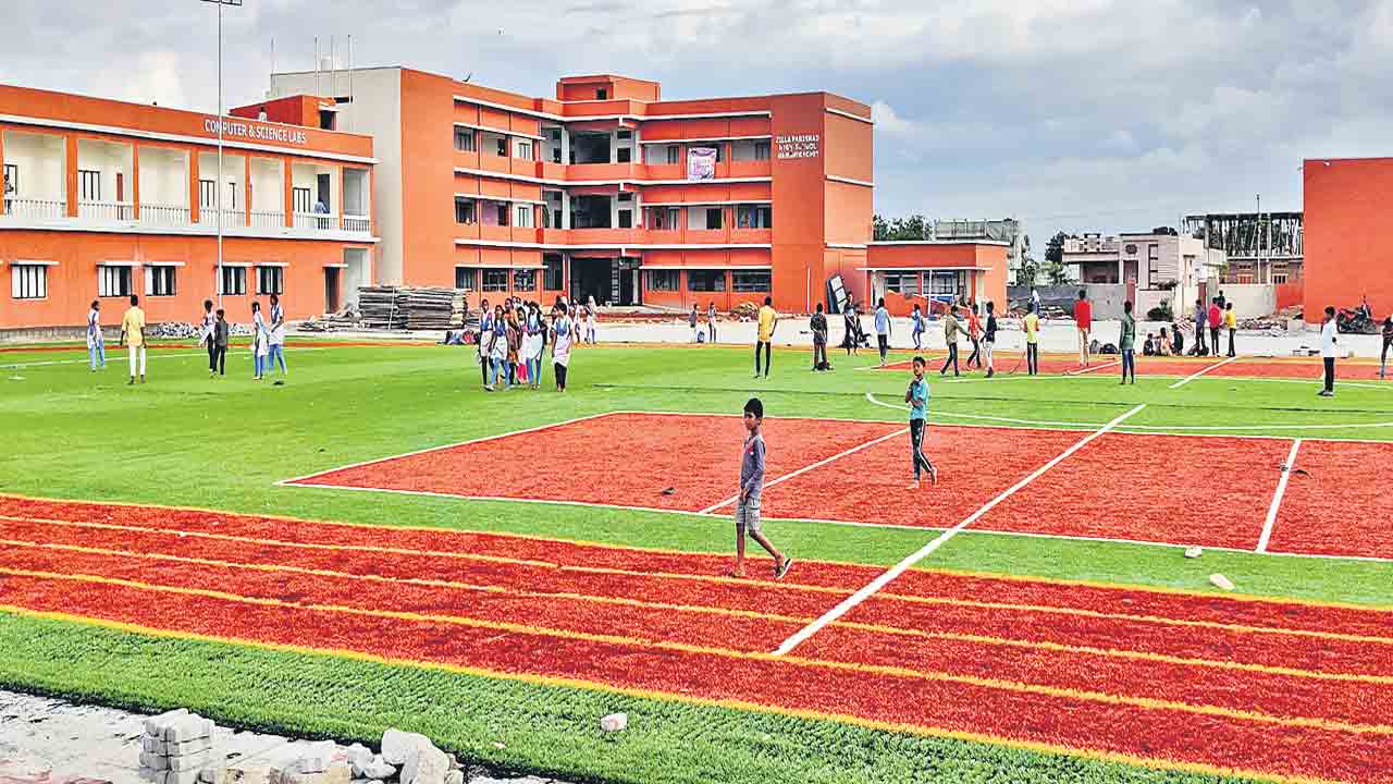 ఆక్స్‌ఫర్డ్‌ వర్సిటీ కాదు.. మన బడి