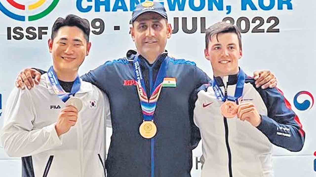 మిరాజ్‌ఖాన్‌ కొత్త చరిత్ర