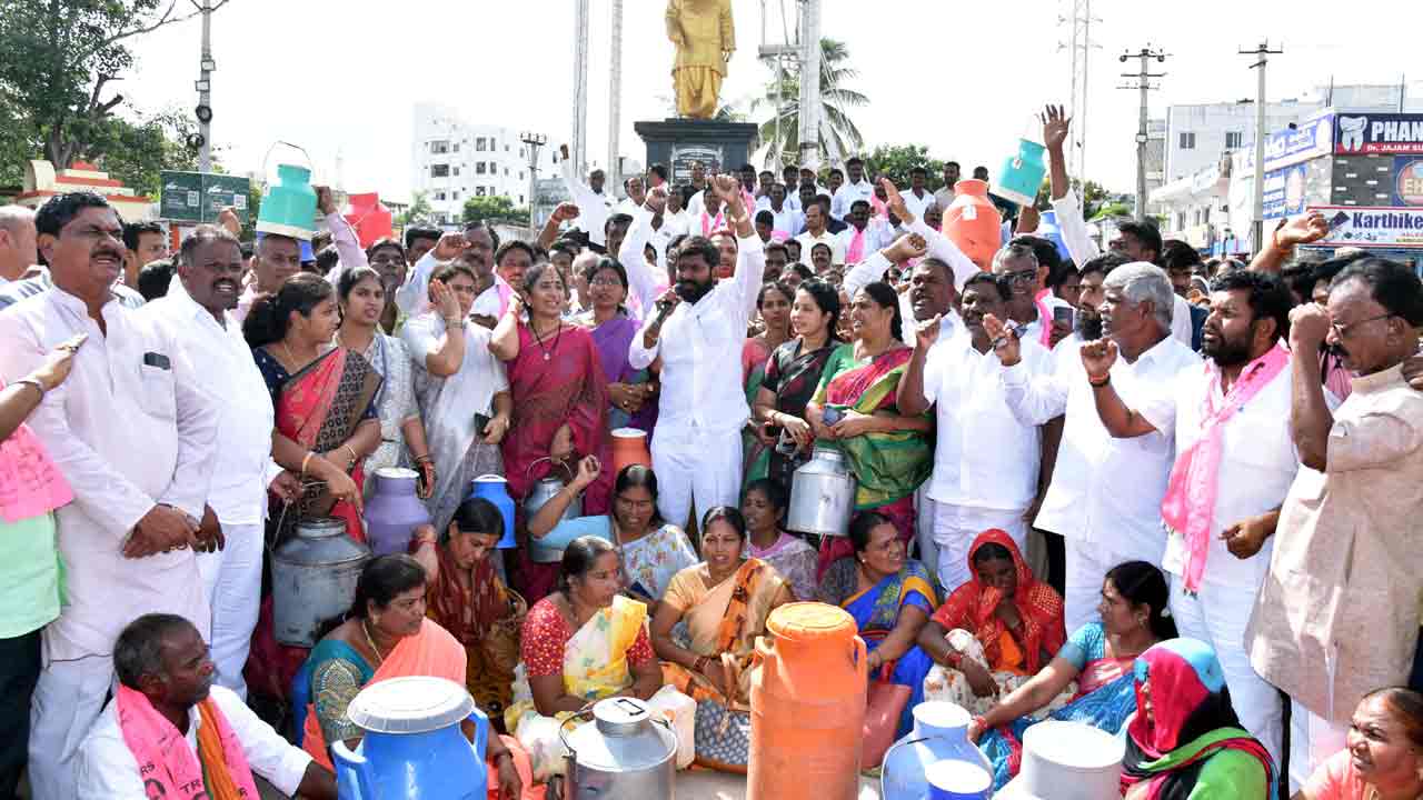 హోరెత్తిన నిరసనలు