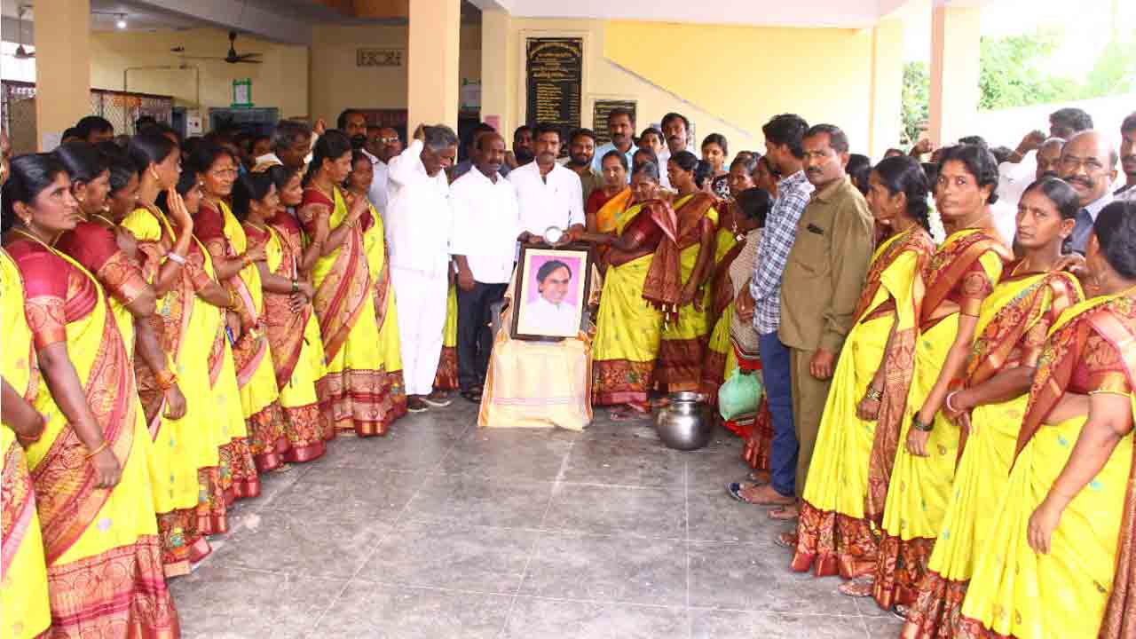 మున్సిపల్‌ కార్మికుల వేతనాల పెంపుపై హర్షం