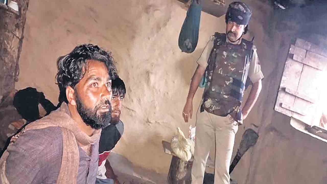 బీజేపీ నేత.. ఉగ్రవాది!