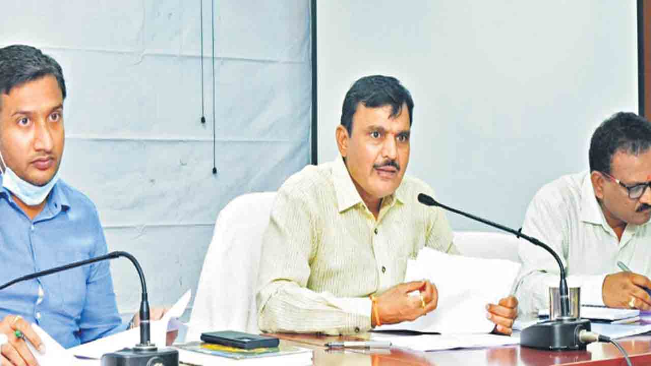 భారీ వర్షాలకు జాగ్రత్తగా ఉండాలి