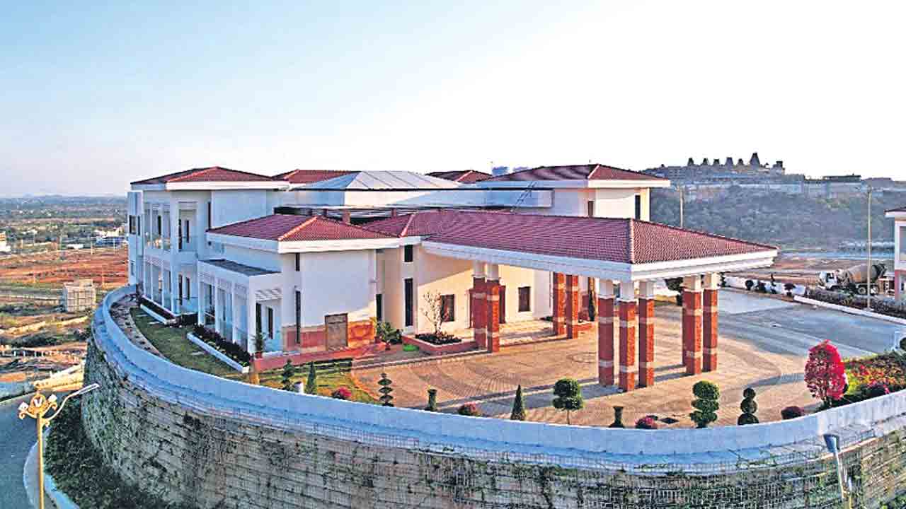 యాదగిరిగుట్టలో అందుబాటులోకి కాటేజీలు