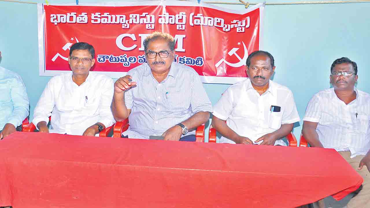 ఎమ్మెల్యే కోమటిరెడ్డి ద్రోహి