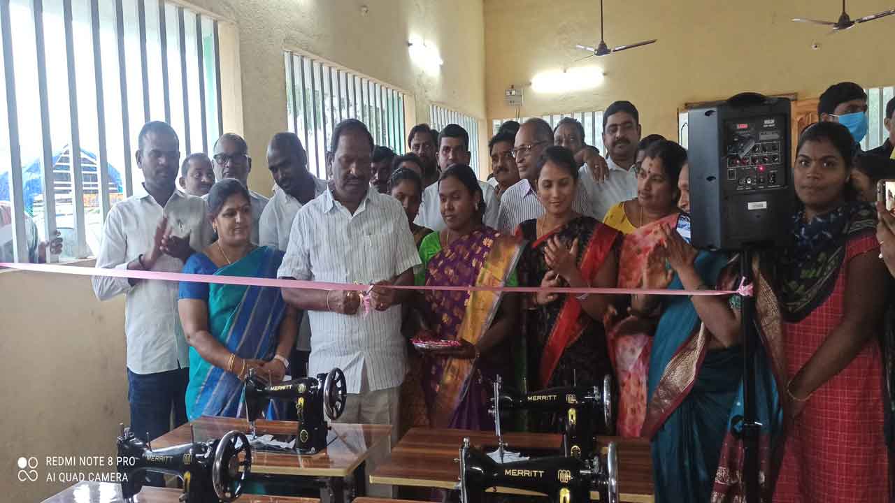 మహిళల ఆర్థికాభివృద్ధికి తోడ్పాటు