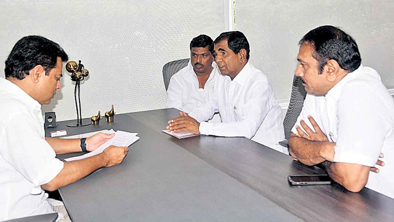 మంత్రి కేటీఆర్‌ను కలిసిన ఎమ్మెల్యే