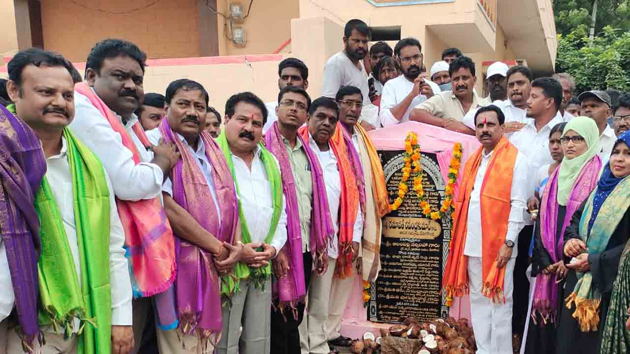 దేవరకొండ పట్టణాభివృద్ధికి కృషి