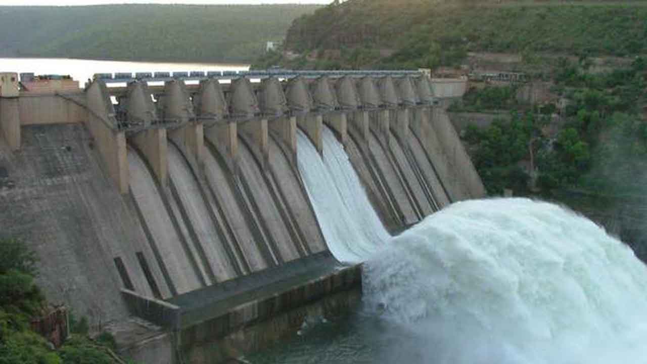 శ్రీశైలం జలాశయం రెండు గేట్ల ద్వారా నీటి విడుదల