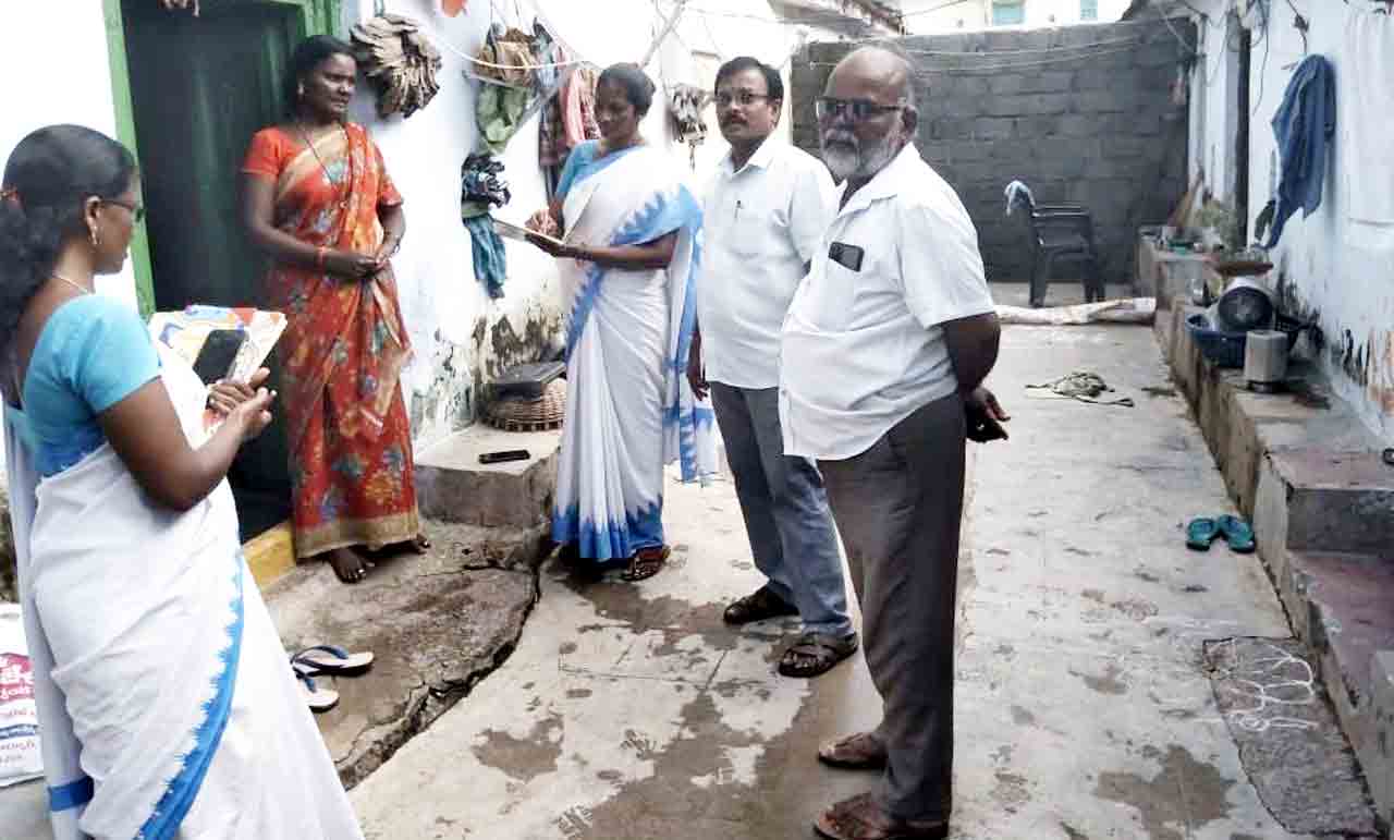 కొనసాగుతున్న జ్వరసర్వే