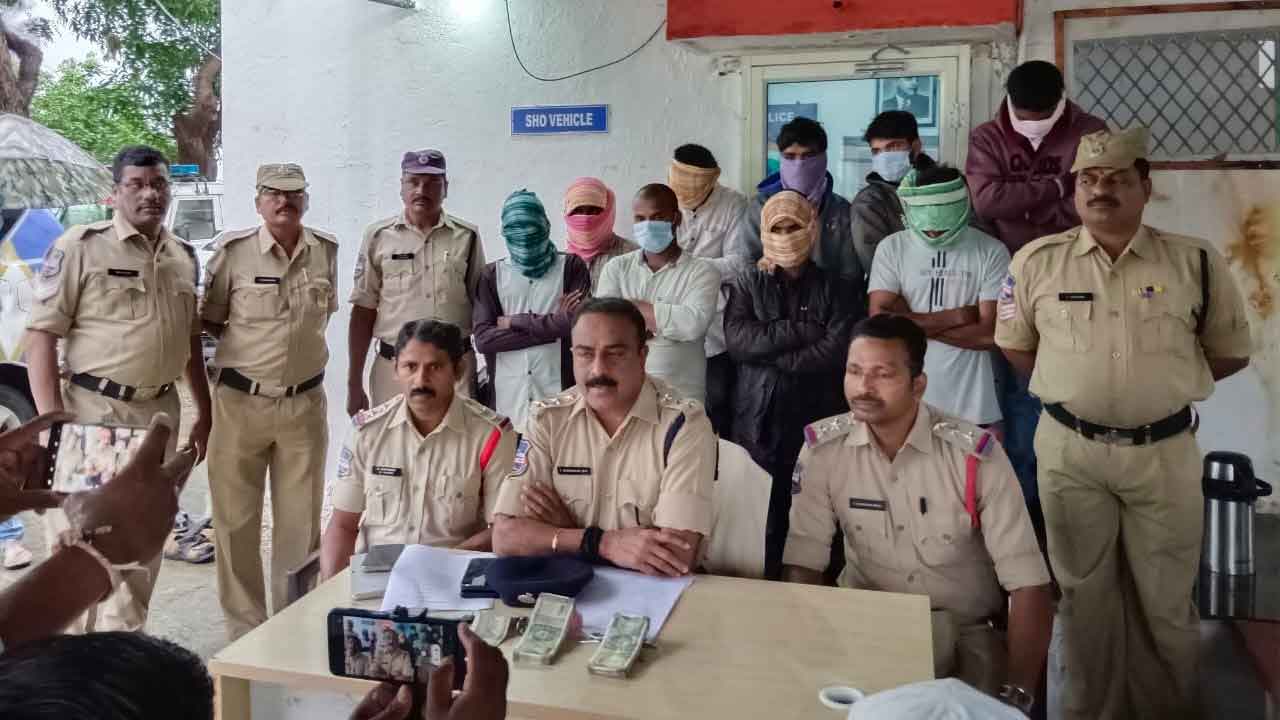 గొర్రెల దొంగల అరెస్ట్‌