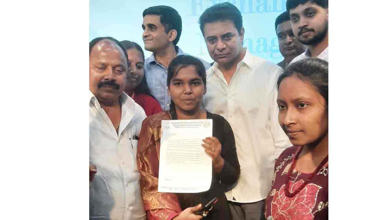 విద్యార్థినికి మంత్రి కేటీఆర్‌ అభినందన