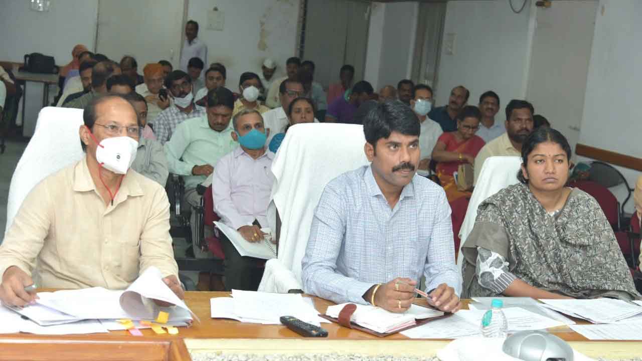 సీజనల్‌ వ్యాధుల నివారణకు పకడ్బందీ చర్యలు చేపట్టాలి