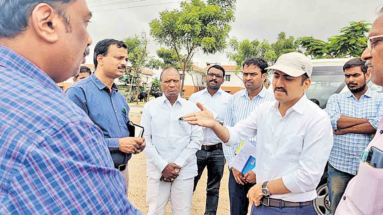 ఆగస్టు 15లోగా‘డబుల్‌’ ఇండ్ల పంపిణీ