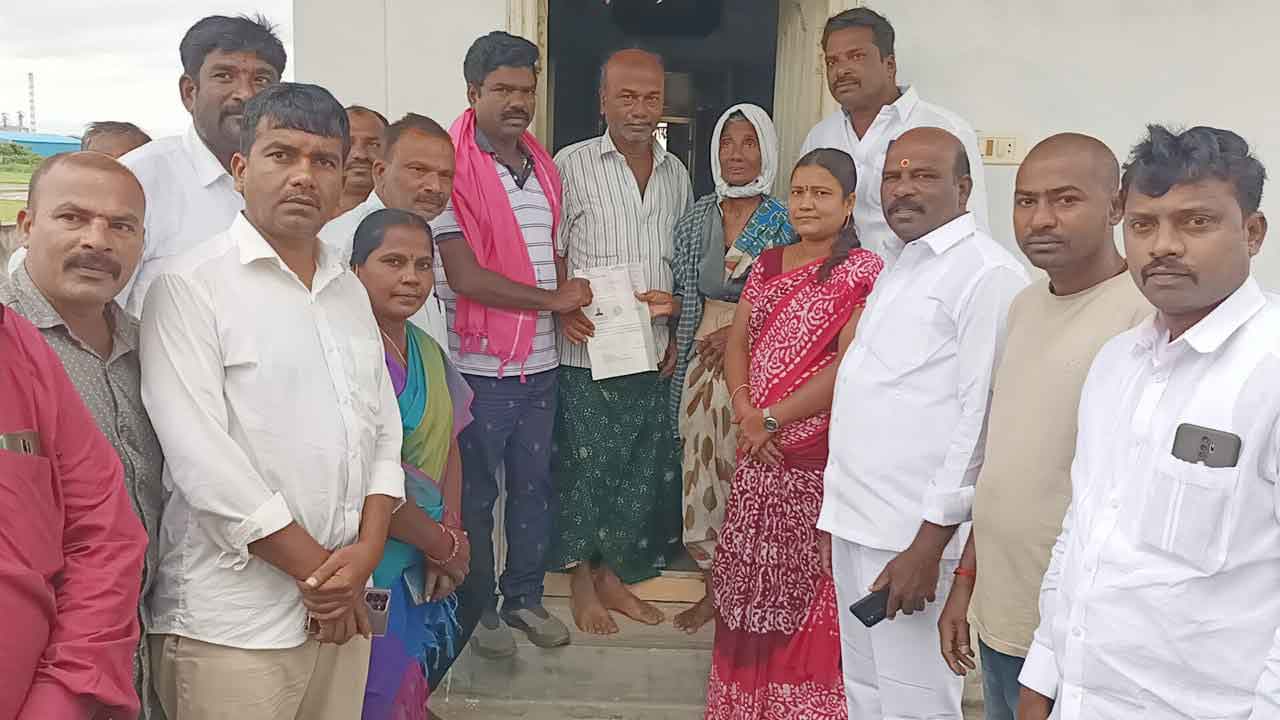 కల్యాణలక్ష్మి చెక్కుల పంపిణీ