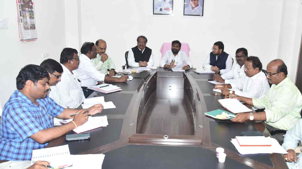 అంకితభావంతో పనిచేయాలి