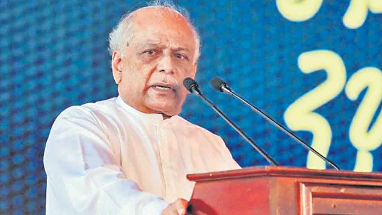 శ్రీలంక ప్రధానిగా గొటబయ సన్నిహితుడు