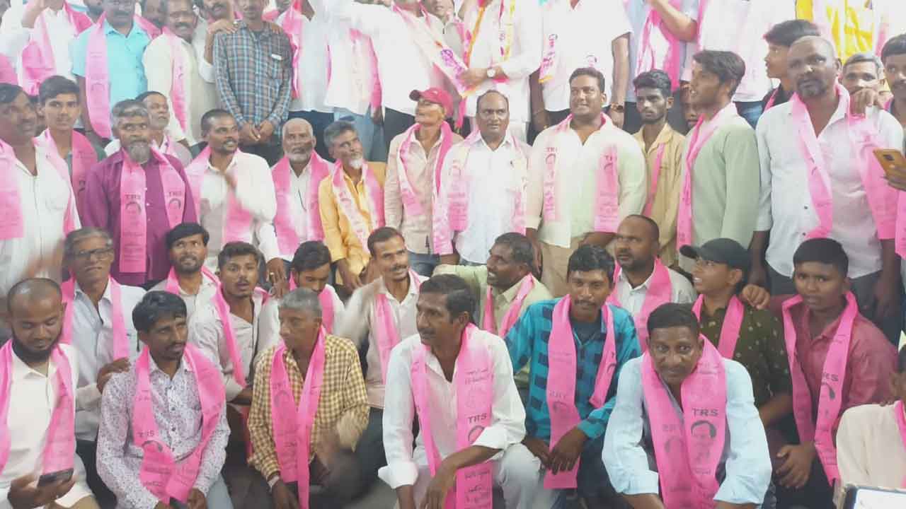 మోదీ ఇండ్లల్లో చిచ్చు పెడ్తుండు..