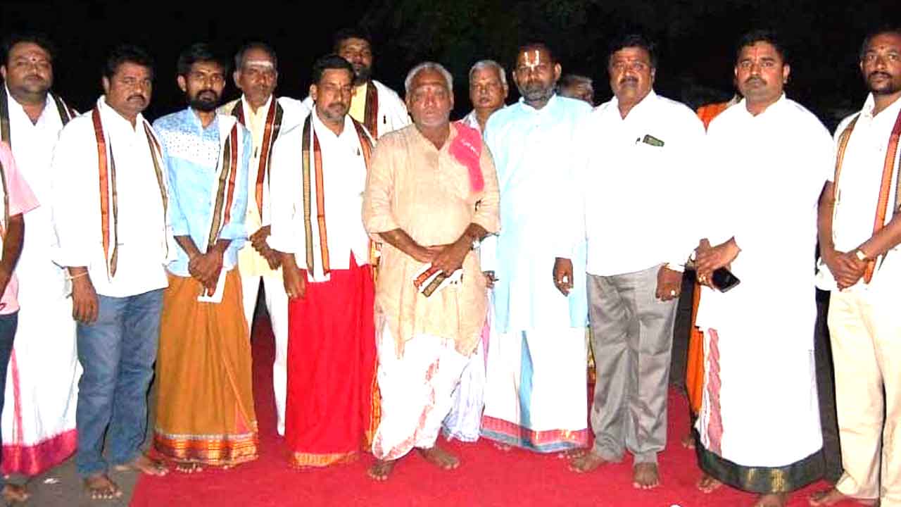 అర్చక ఉద్యోగుల సంక్షేమానికి ప్రభుత్వం కృషి