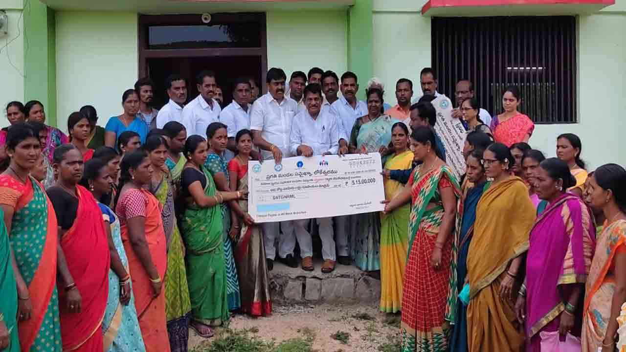 రుణాలు సద్వినియోగం చేసుకోవాలి