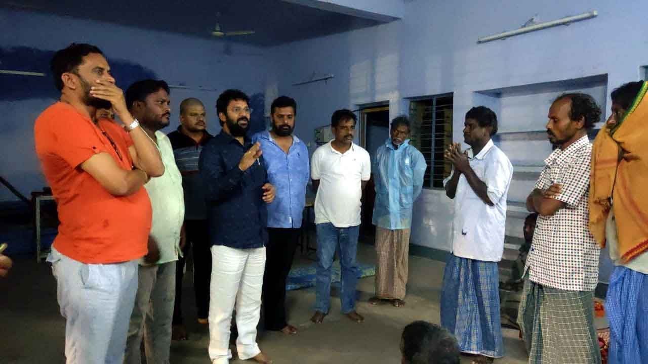 భరోసానిస్తూ.. ఆశ్రయం కల్పిస్తూ..