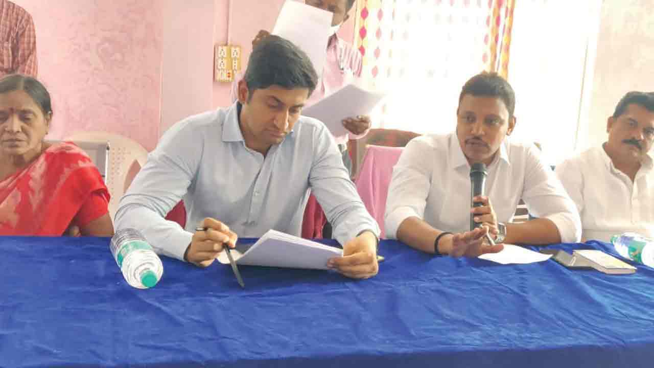 పోడు భూములు సమస్య పరిష్కారానికి కృషి