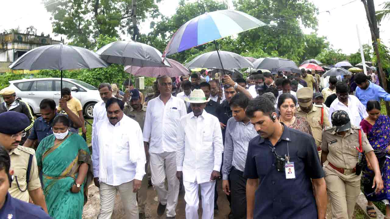 వరద బాధితులకు కేసీఆర్‌ భరోసా