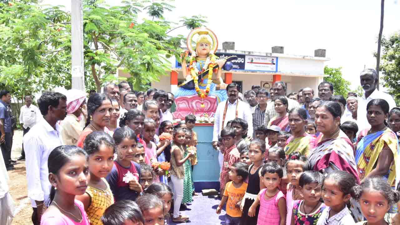 మండలానికో సర్వవర్గ భవనం