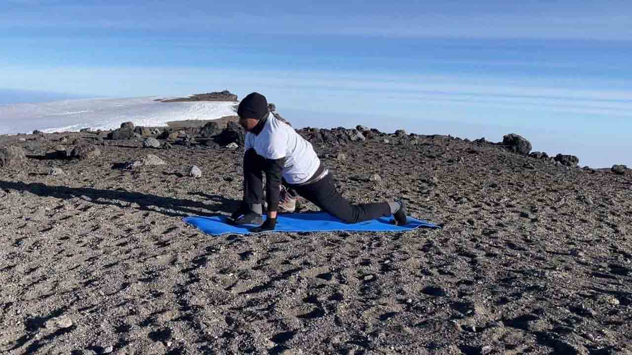 కిలిమంజారోపై సూర్యనమస్కారాలు