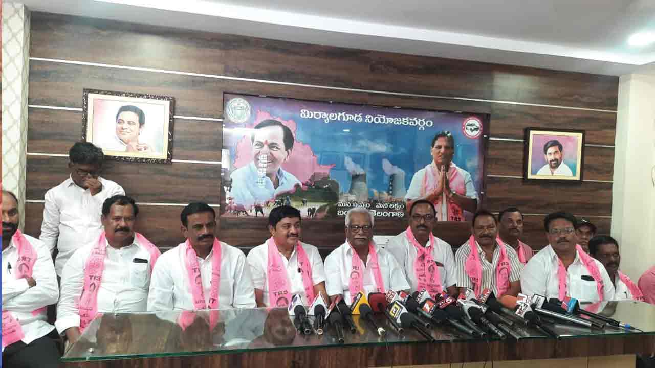 కోమటిరెడ్డి దిగజారుడు మాటలు మానుకోవాలి