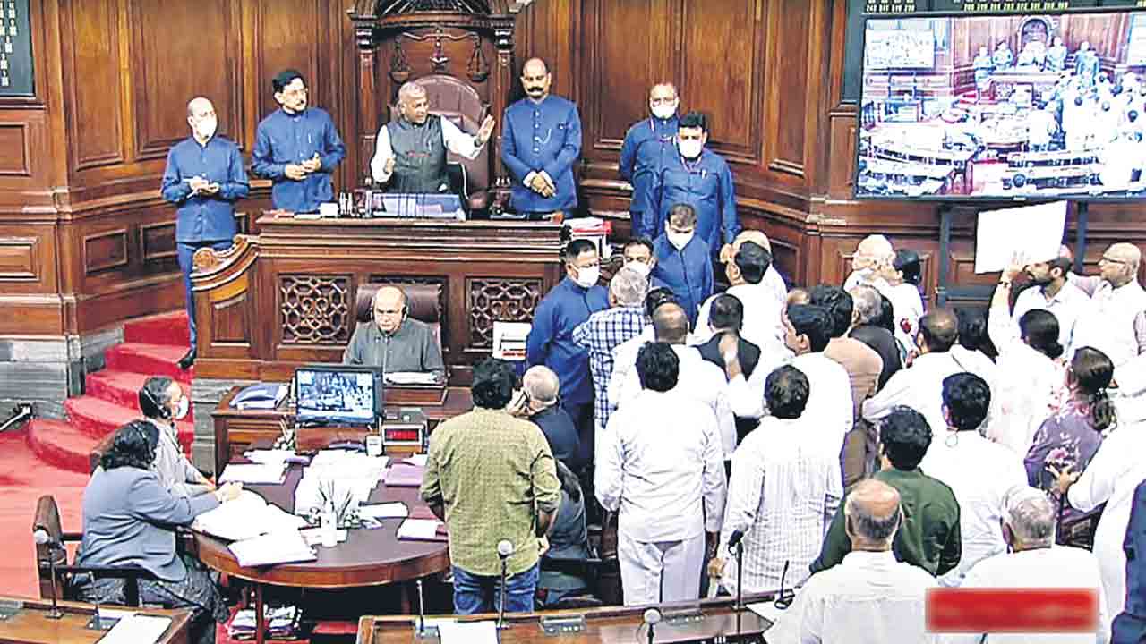 రణరంగంగా పార్లమెంట్‌