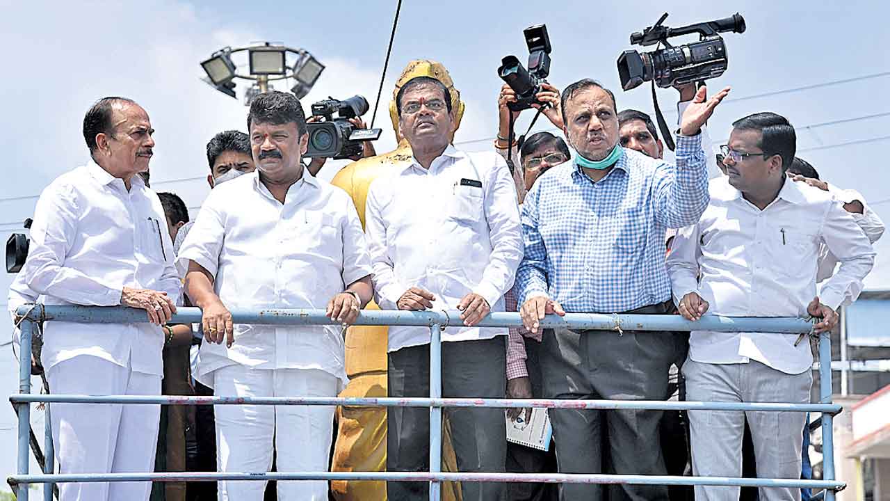 మూసారం బాగ్‌, చాదర్‌ఘాట్‌ల వద్ద.. కొత్త వంతెనలు