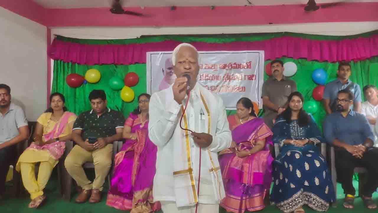 విద్యారంగానికి సీఎం కేసీఆర్‌ ప్రాధాన్యం