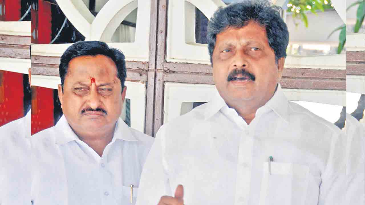 రాజగోపాల్‌రెడ్డి ప్రేమ కమీషన్లపైనే