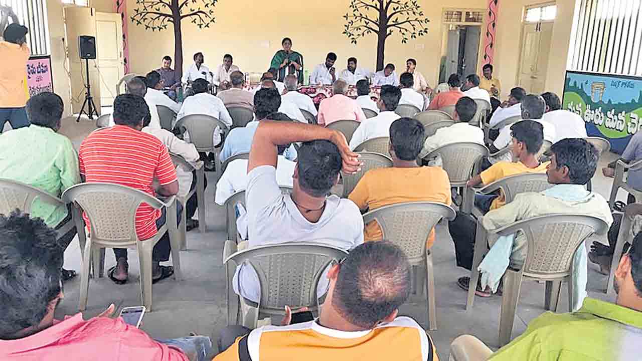 రైతు వేదికల్లో శిక్షణా కార్యక్రమాలు