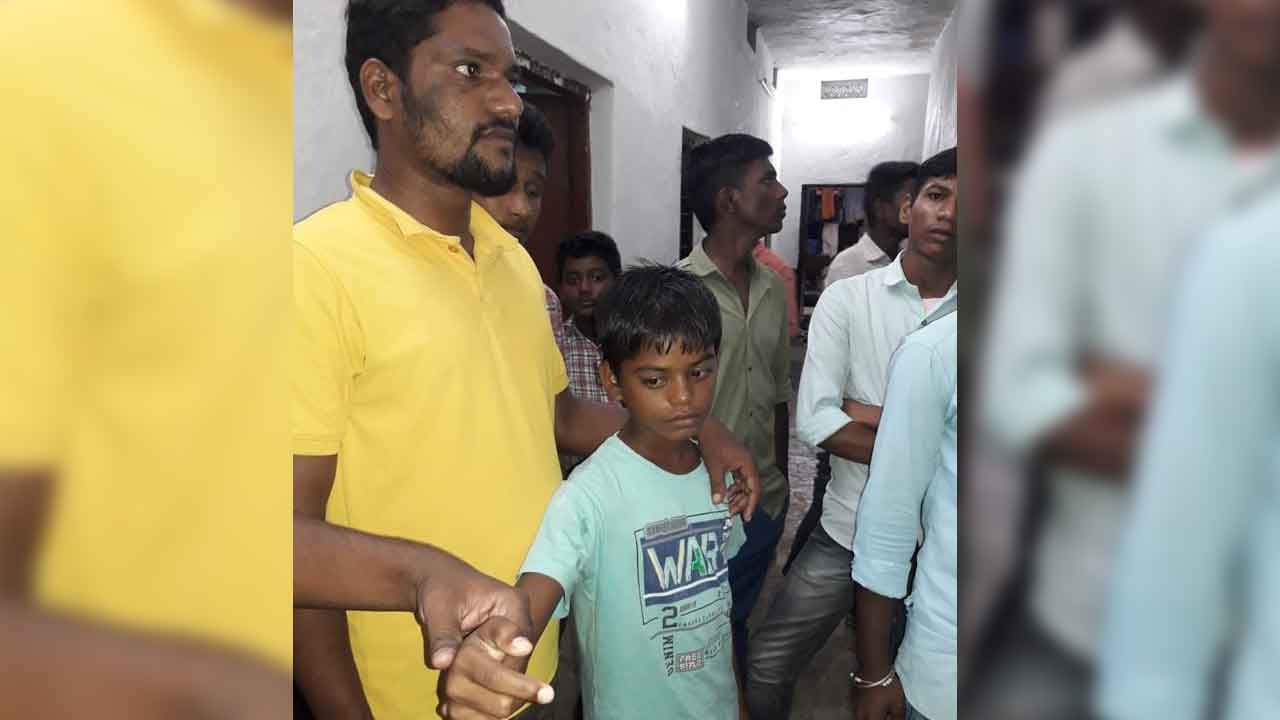 మద్యం మత్తులో వాచ్‌మన్‌ వీరంగం