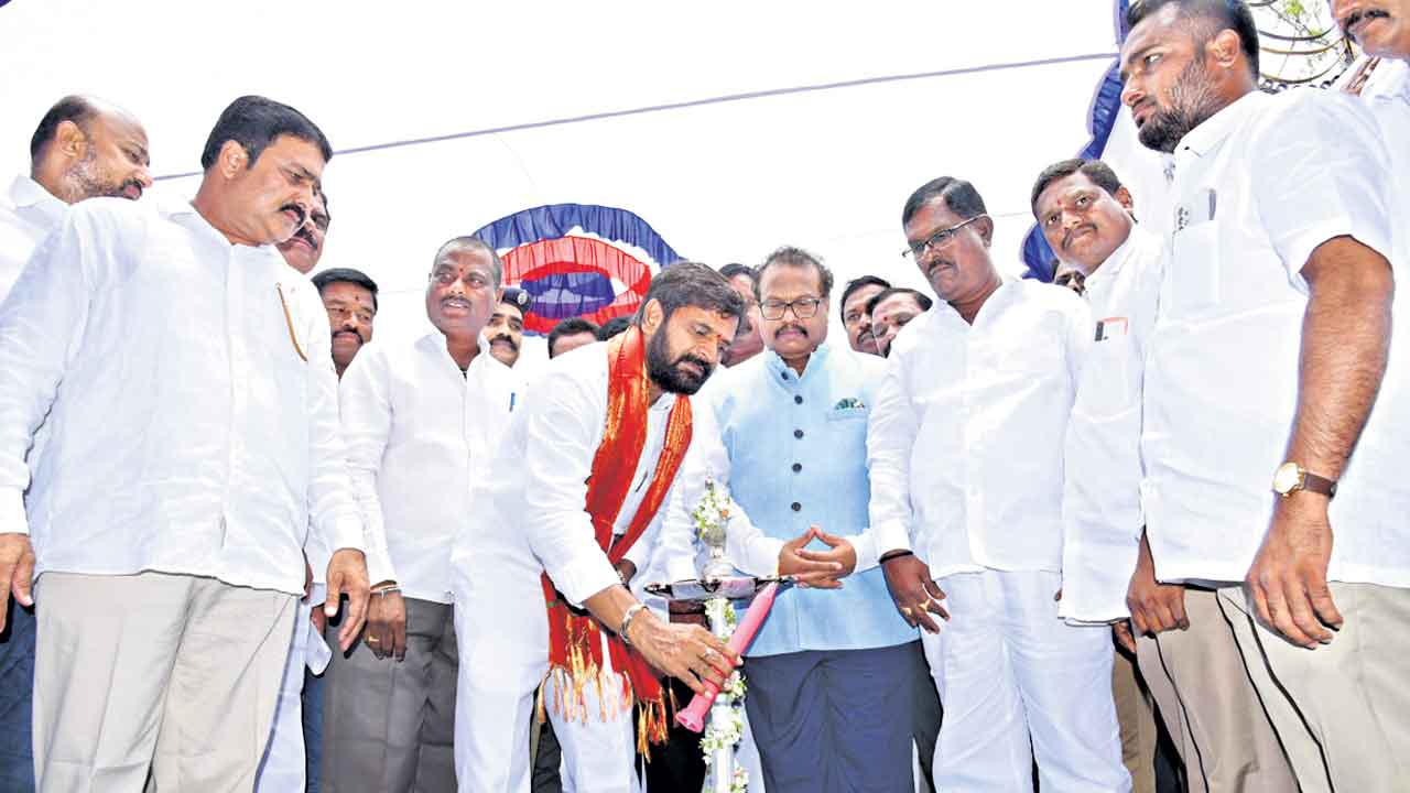 ఉపాధికి కేరాఫ్గా పాలమూరు