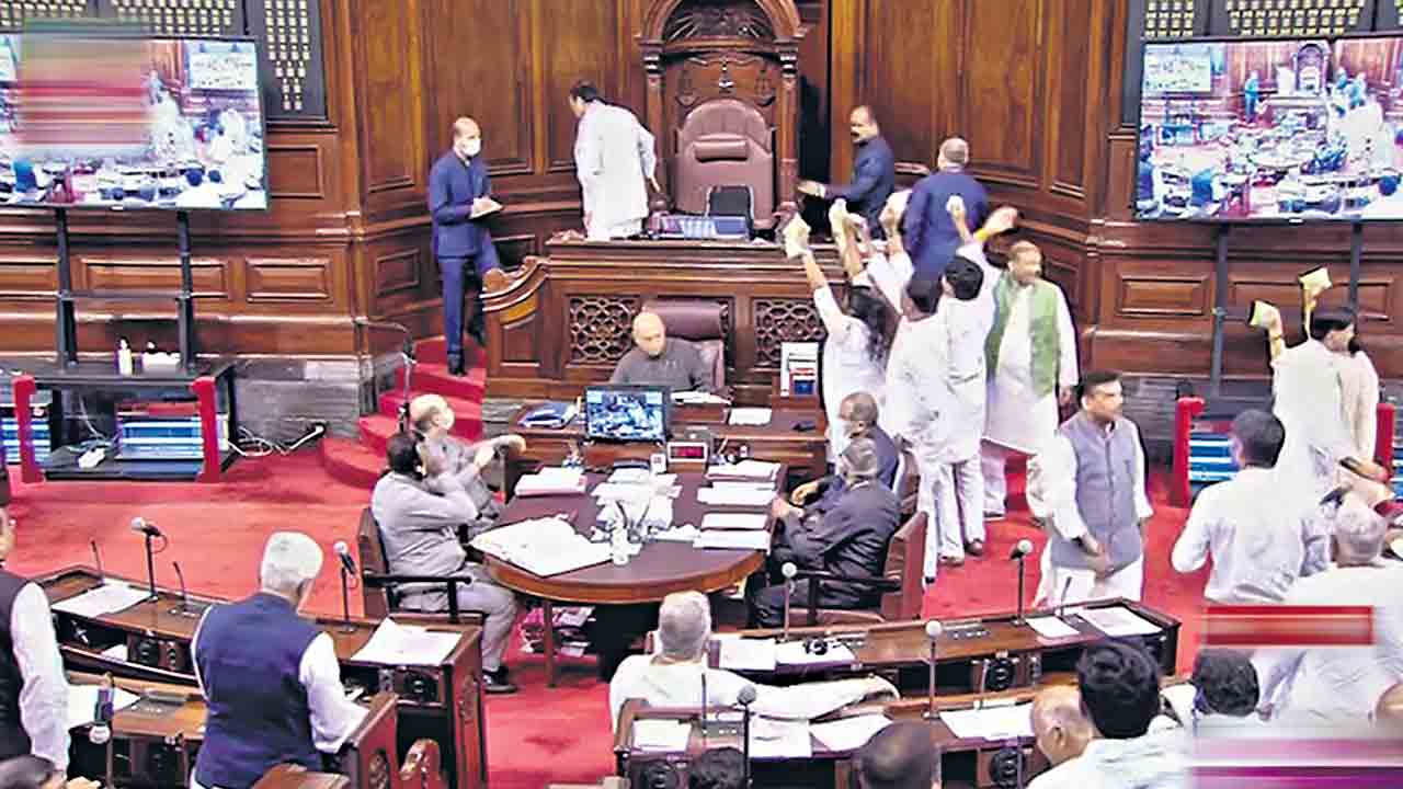 మూడో రోజూ ఆగ్రహజ్వాల